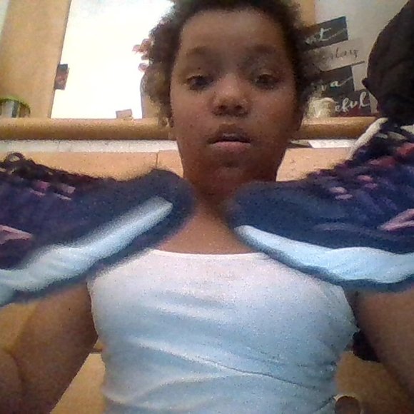 AVIA - Picture 1 of 1